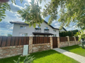 BIA Twin House
